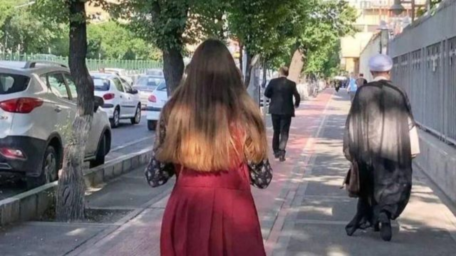 در ایران مجمع تشخیص مصلحت نظام لایحه‌ی "عفاف و حجاب" را تصویب کرد